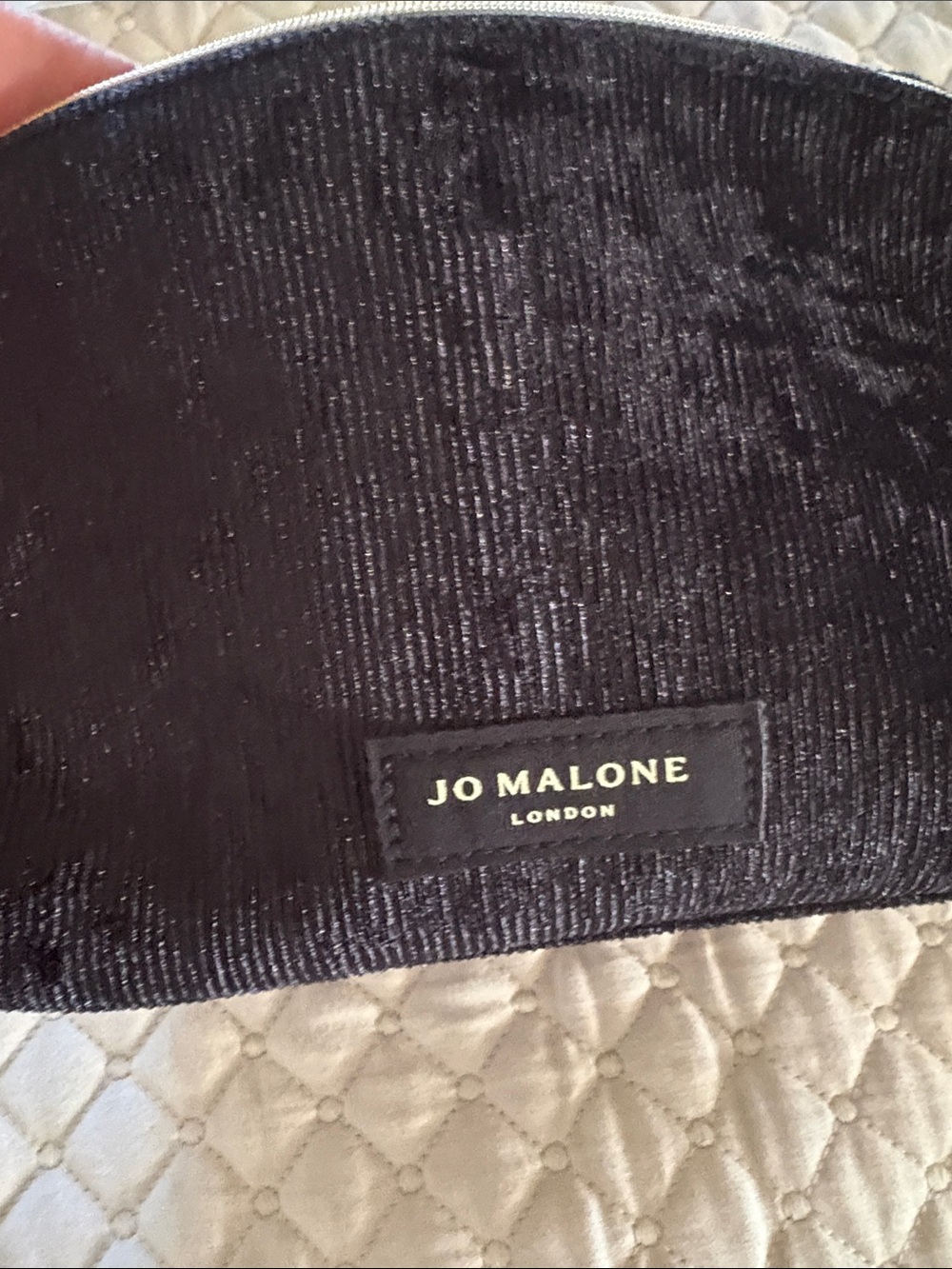 Jo Malone 2 Black Travel Pouches with Cream - Picture 4 of 10
